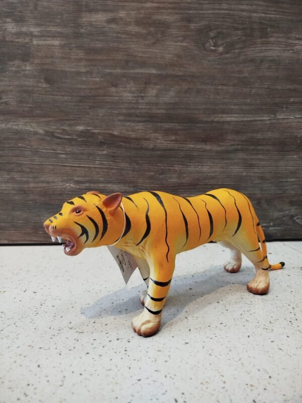 RUBBER TIGER medium
